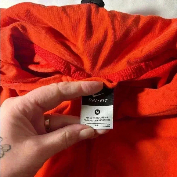 Womens size medium Nike dri fit active jacket, #.I601 - Picture 4 of 6